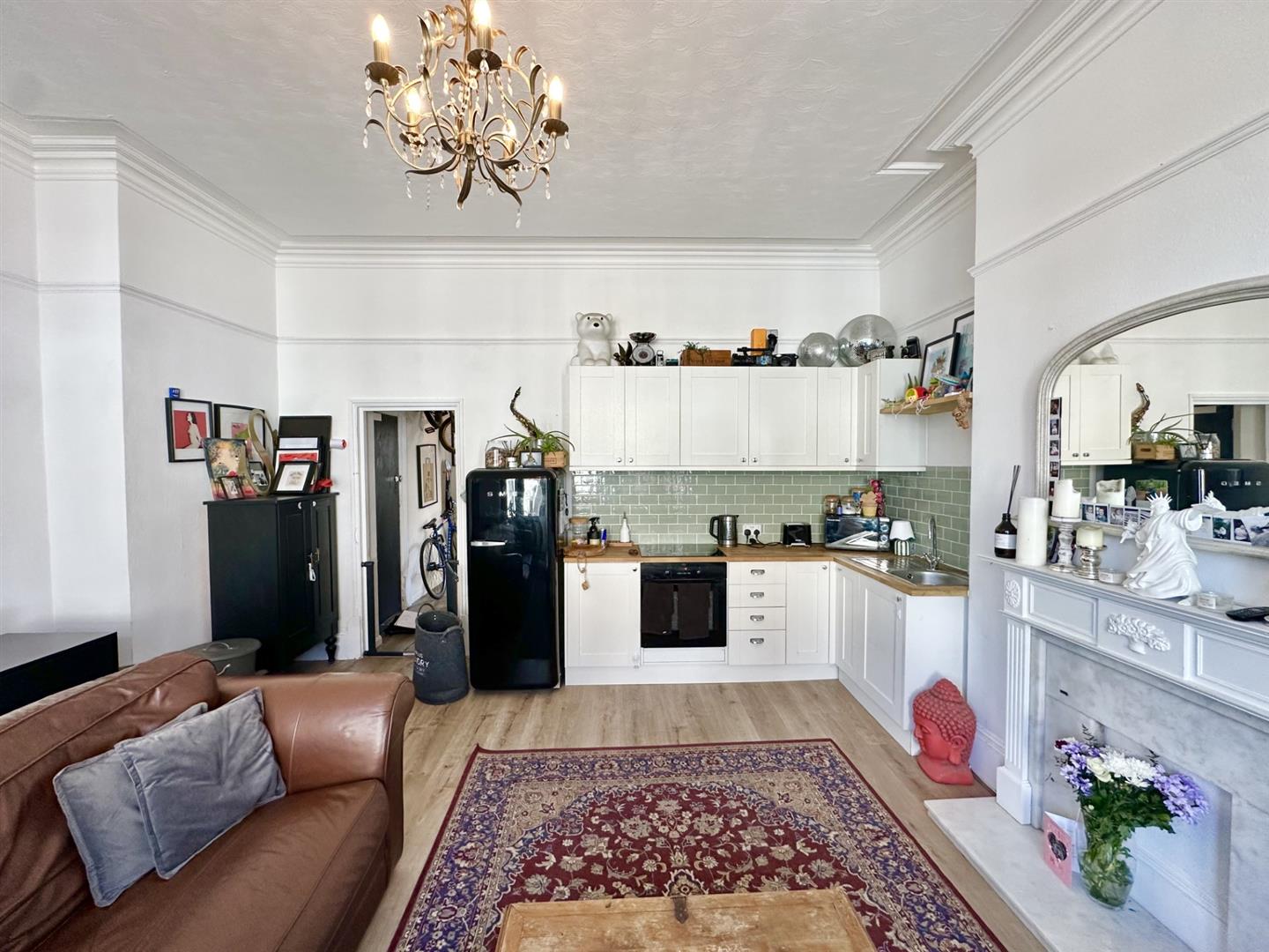 2 bed property in Park Road, Bexhill-On-Sea